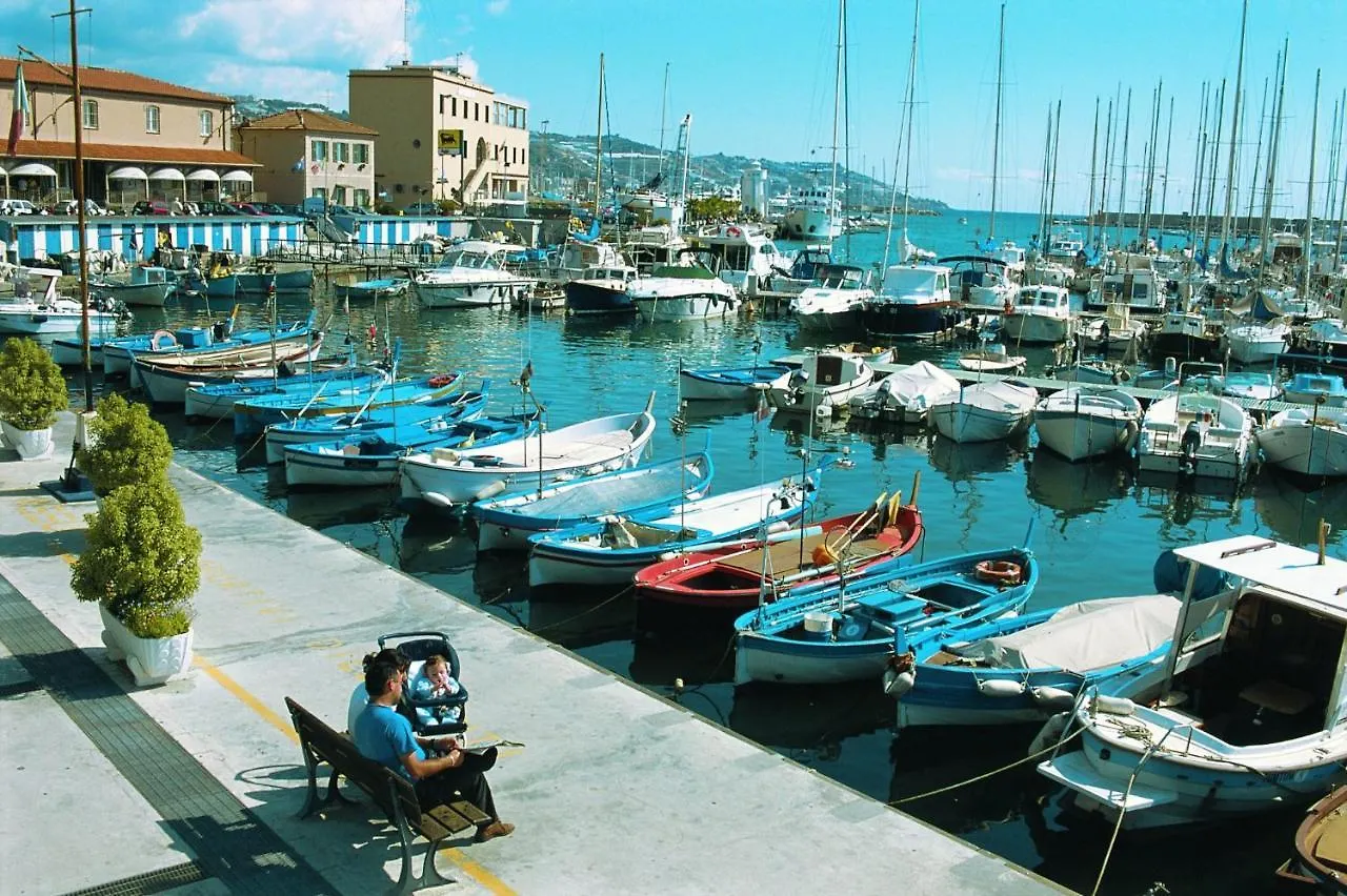 Wh - Dolce Vita - Bilocale - 5 Minuti Dal Centro - Parcheggio Gratuito - Wifi Sanremo